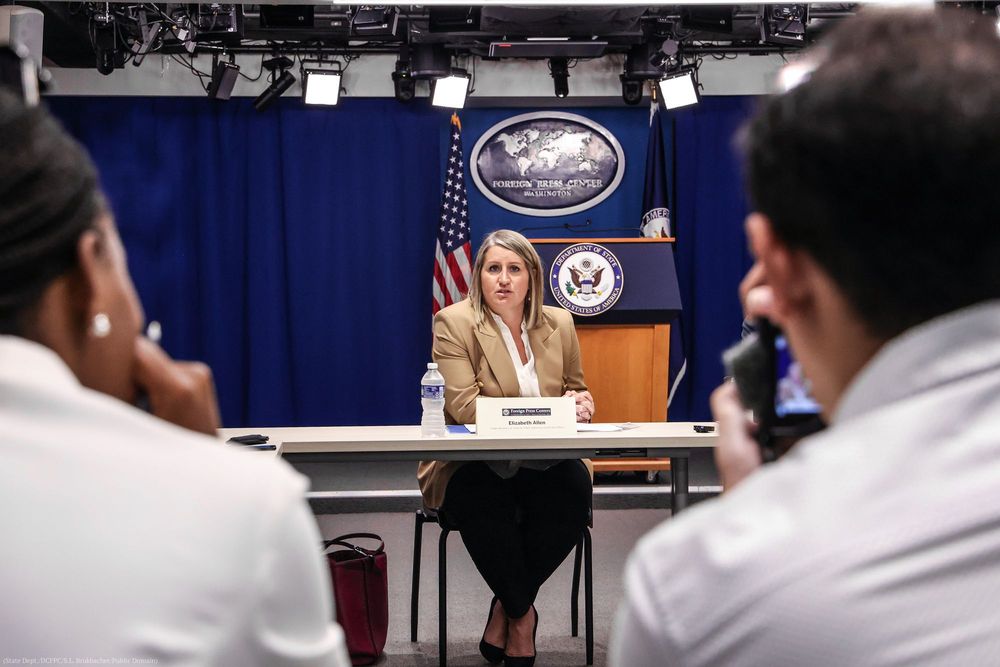 США намерены привлекать больше программистов из Кыргызстана и ЦА для развития искусственного интеллекта изображение публикации