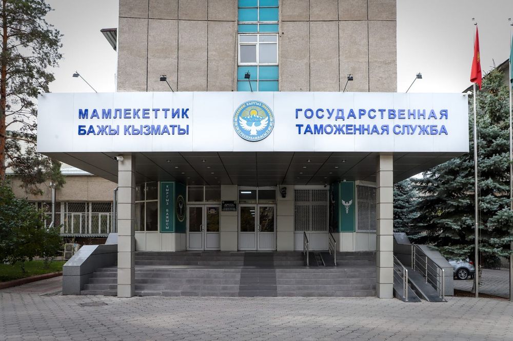 Таможенные платежи впервые превысили отметку в 100 млрд сомов – Акылбек Жапаров изображение публикации