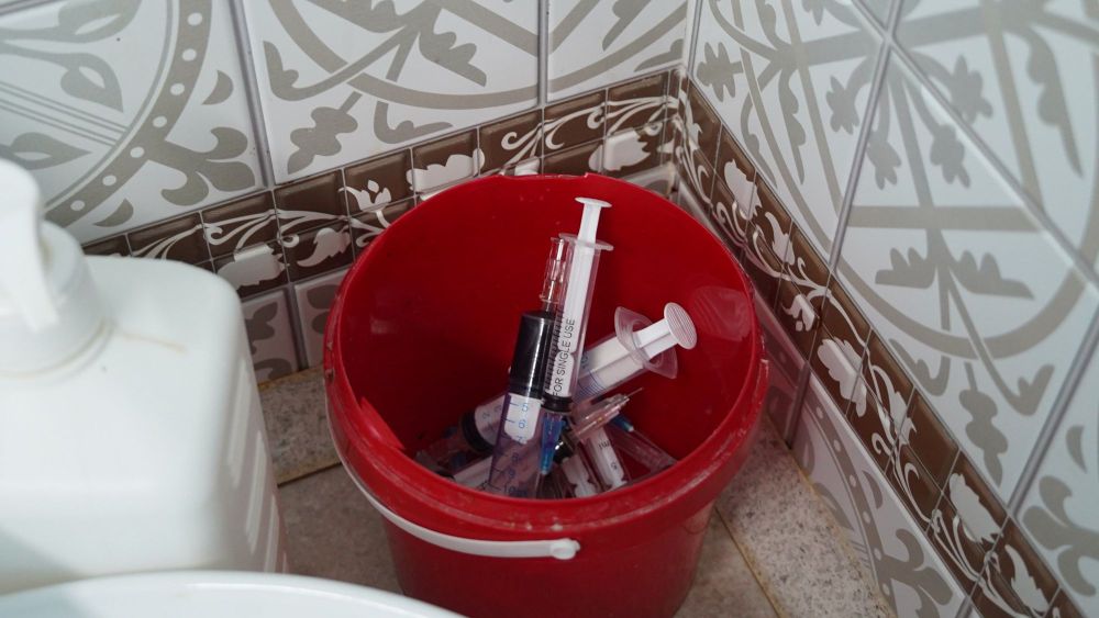 В Бишкеке оштрафовали 26 косметологических салонов, работавших без лицензии изображение публикации