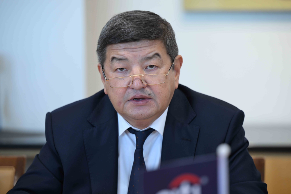 Глава кабмина КР обвинил "третьи силы" в попытке "раскачать" торговцев изображение публикации