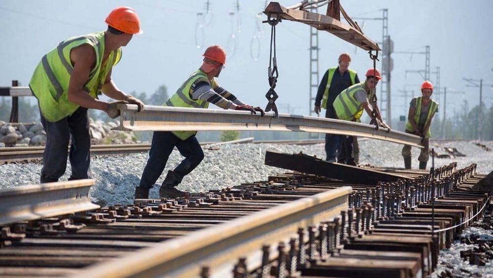 "Кыргыз темир жолу" уложил почти 10 километров железобетонных шпал изображение публикации