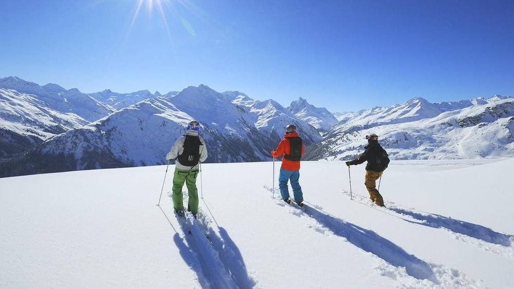 Швейцарский проект будет продвигать Кыргызстан как место для зимнего отдыха изображение публикации