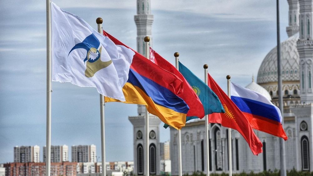 Кыргызстан остается на последнем месте по уровню зарплат среди стран ЕАЭС изображение публикации
