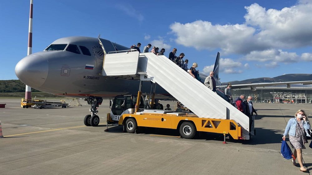 Аэропорт "Манас" приобрел в России самоходные трапы и амбулаторные лифты изображение публикации