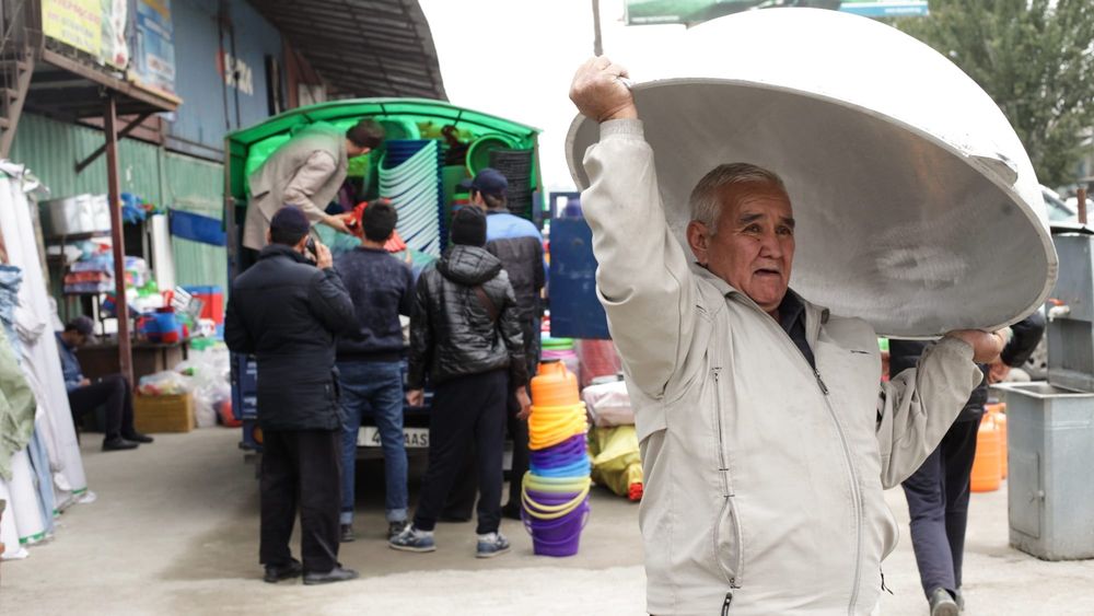 Рынок Кара-Суу перейдет в собственность государства – Камчыбек Ташиев изображение публикации