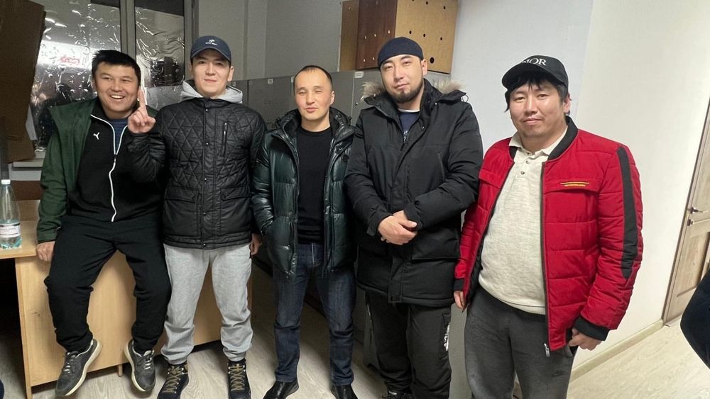 Суд в Бишкеке отправил в СИЗО 11 независимых журналистов изображение публикации