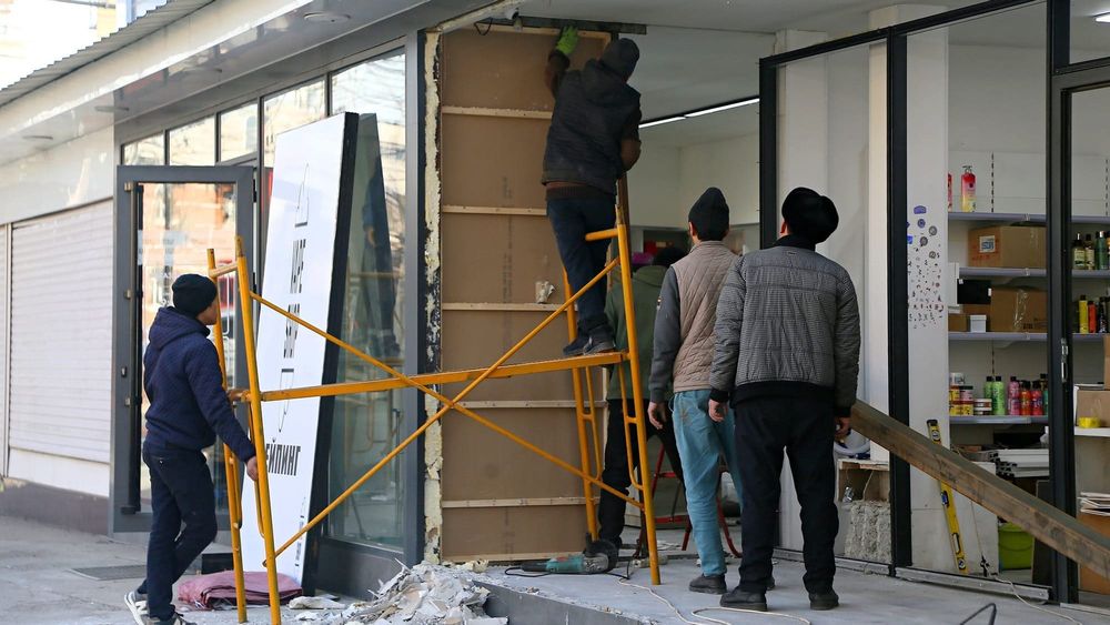 В Оше продолжают сносить незаконные объекты – фото изображение публикации