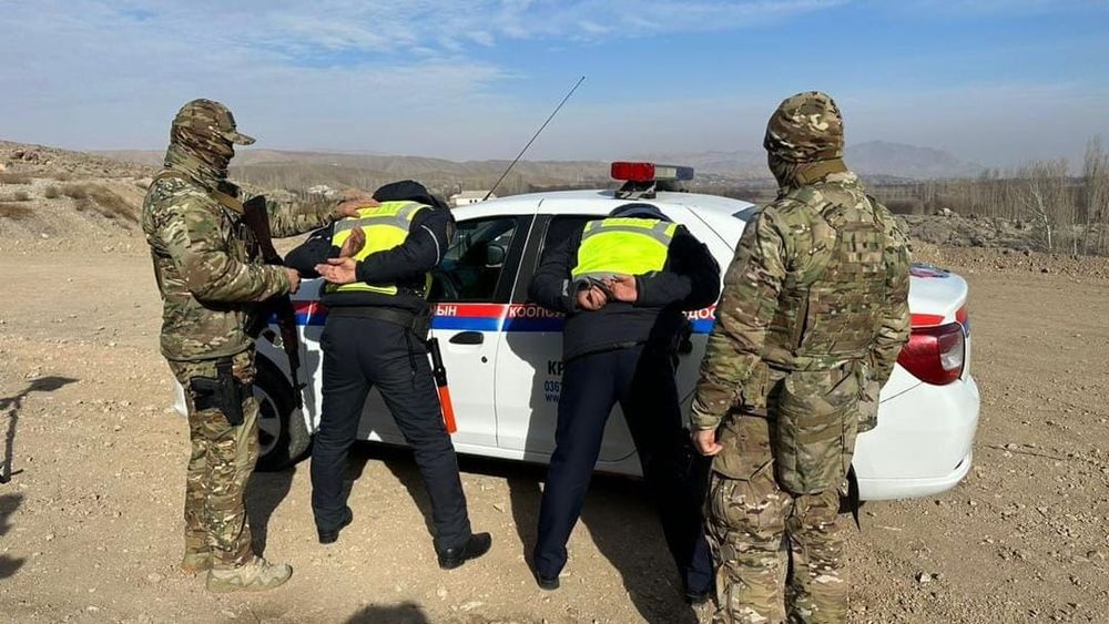 Девять сотрудников ОБДД Баткенской области задержаны за взятки изображение публикации