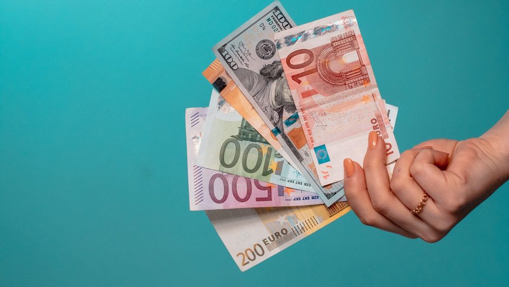 Сом подорожал ко всем основным валютам — официальные курсы изображение публикации