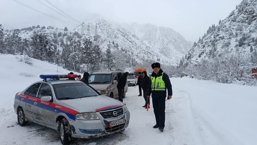 На трассе Бишкек – Ош принудительно спускают лавины изображение публикации