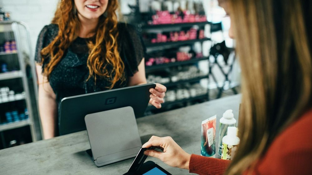 Оборот денег по банковским картам в Кыргызстане в конце года остался на уровне осени изображение публикации