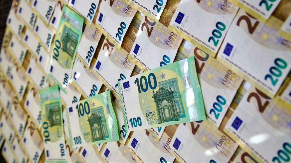 Евро подорожал, рубль и тенге продолжают терять в цене – официальные курсы валют изображение публикации