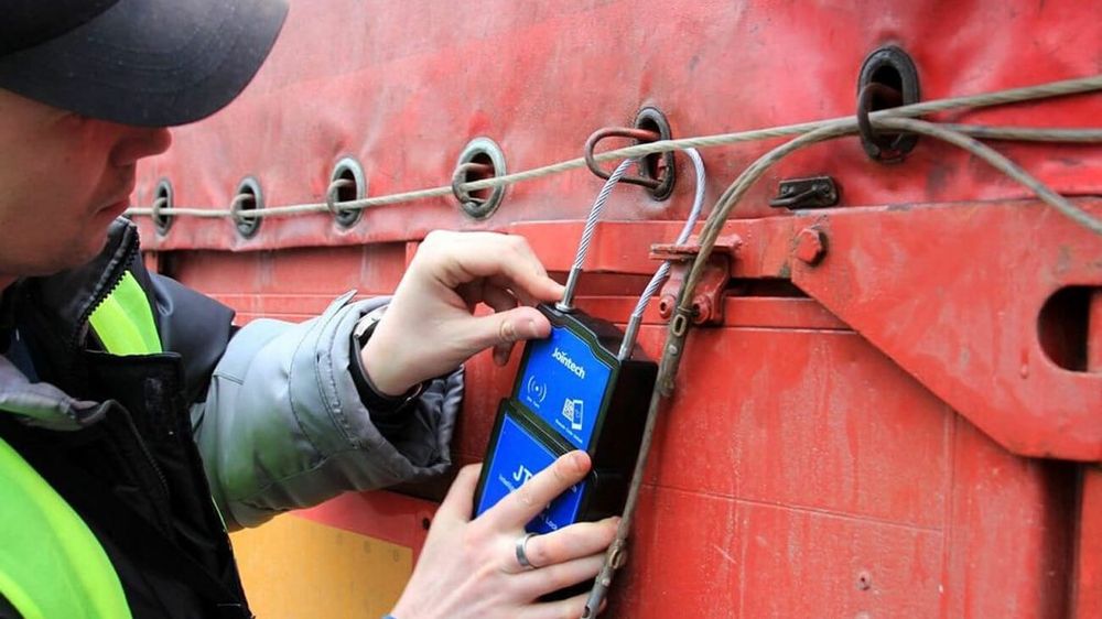 Таможенная служба планирует закупить 5 тысяч навигационных пломб на 131 млн сомов изображение публикации