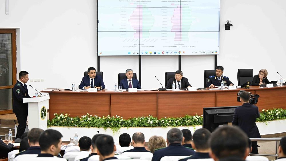 Зачем Акылбек Жапаров рекомендовал Таможенной службе КР привлекать к работе сильных айтишников? изображение публикации