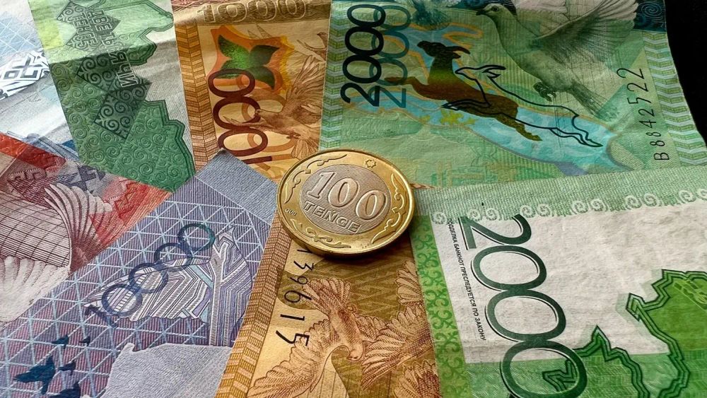 Тенге вновь вырос к сому до уровня 5 к 1 – официальные курсы валют изображение публикации