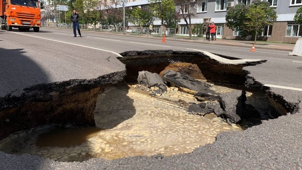 В Бишкеке испытают тепловые сети на прочность – возможны провалы асфальта и затопы изображение публикации