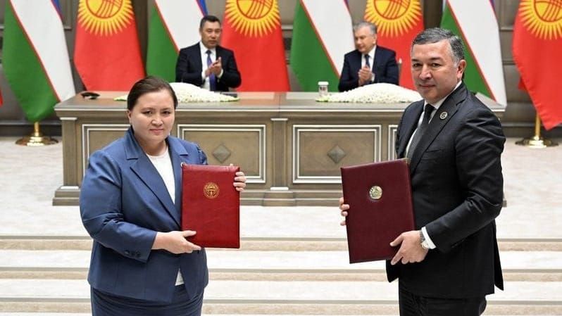 Кыргызстан и Узбекистан подписали протокол о сотрудничестве в области труда и занятости изображение публикации