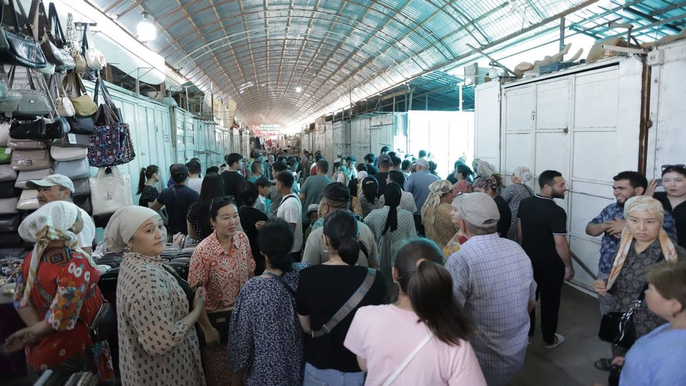 Торговцы центрального рынка Оша могут продолжать работу на текущем месте до переноса рынка – мэрия города изображение публикации