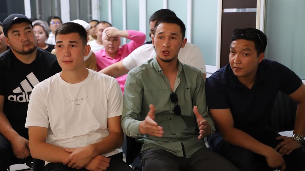 Предприниматели КР обсудили проблемы обязательной регистрации телефонов в ГСИ изображение публикации