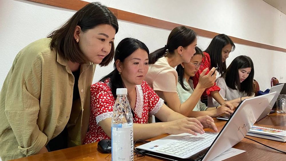 Стажеры в Кыргызстане будут получать по 8.6 тысячи сомов в месяц – Минсоцтруда изображение публикации