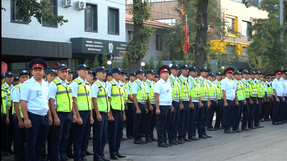 Более 4 тысяч милиционеров будут следить за порядком в Бишкеке в праздничные дни изображение публикации