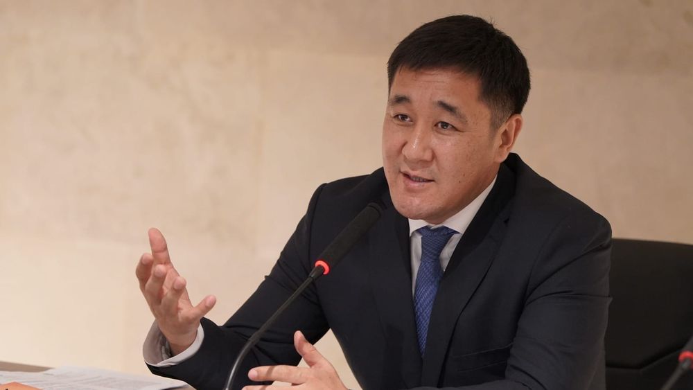 Открыт прием заявок на ежегодную премию президента «Мейкин» в области медиа и журналистики изображение публикации