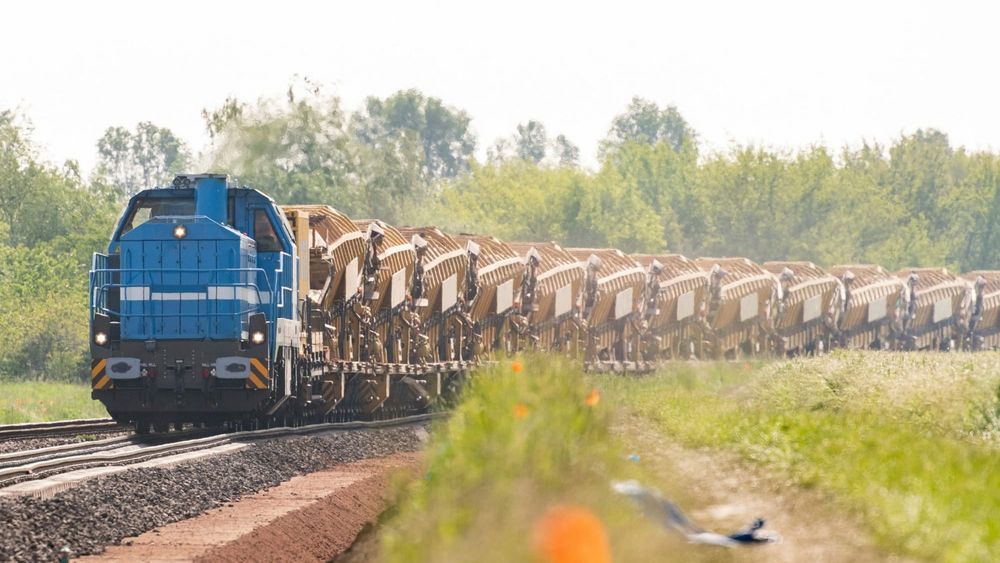 Немецкая компания готова обучать машинистов поездов из Кыргызстана для работы в Германии изображение публикации