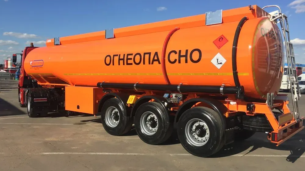 В Кыргызстане ввели запрет на вывоз нефтепродуктов автомобилями изображение публикации