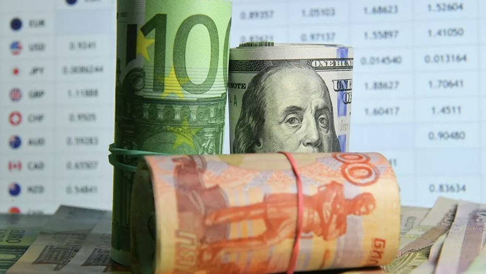 Евро подешевел на 1 сом — курс валют на Моссовете и в банках КР 2 сентября изображение публикации