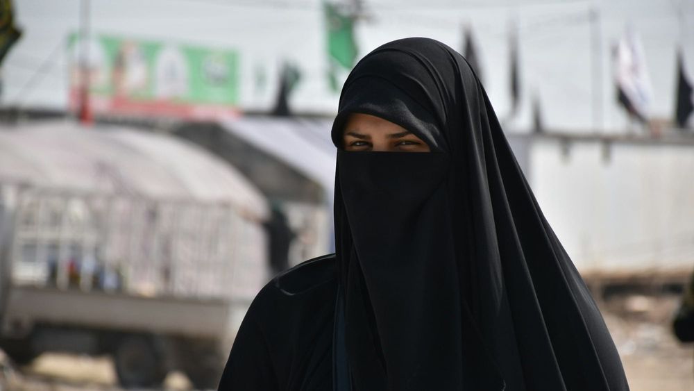 В КР предлагают штрафовать за ношение никабов и паранджи в общественных местах изображение публикации