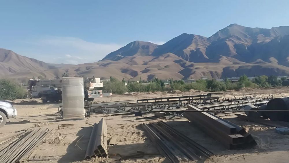 В Нарыне строят бетонный завод – он обеспечит сырьем все стройобъекты города изображение публикации