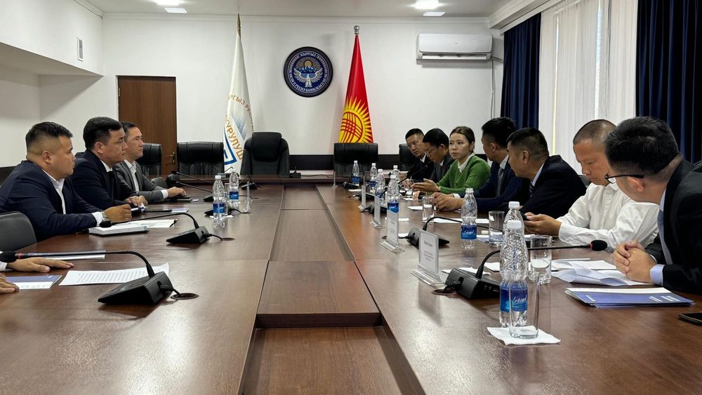 Кыргызстан и Китай обсудили ключевые направления сотрудничества в строительстве изображение публикации