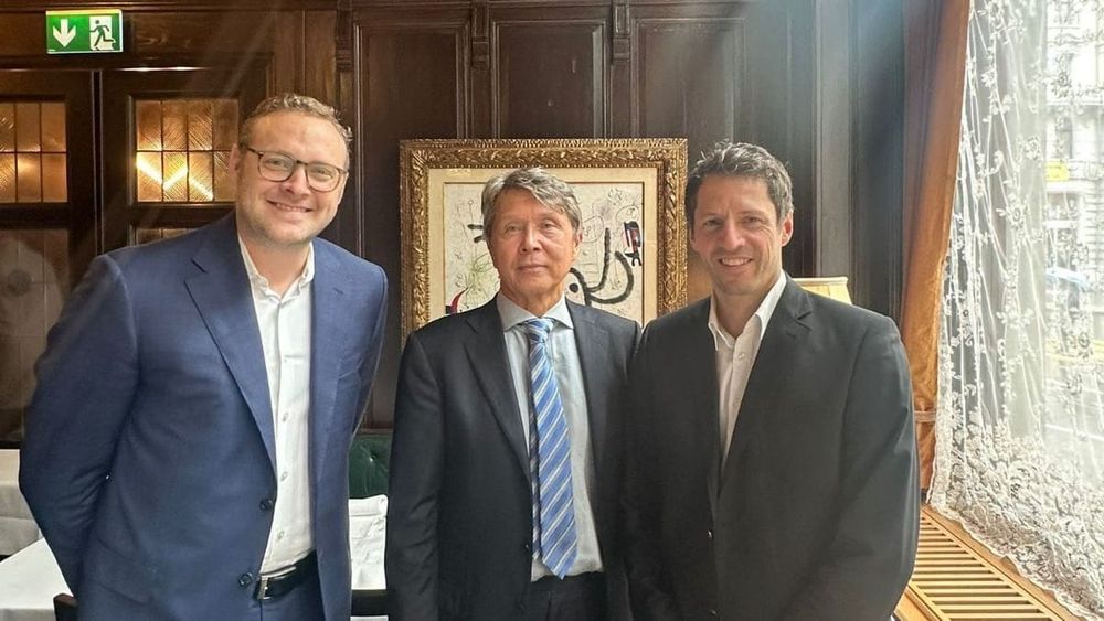 Посол КР в Швейцарии обсудил с Bartholet Maschinenbau AG строительство канатки в Бишкеке изображение публикации