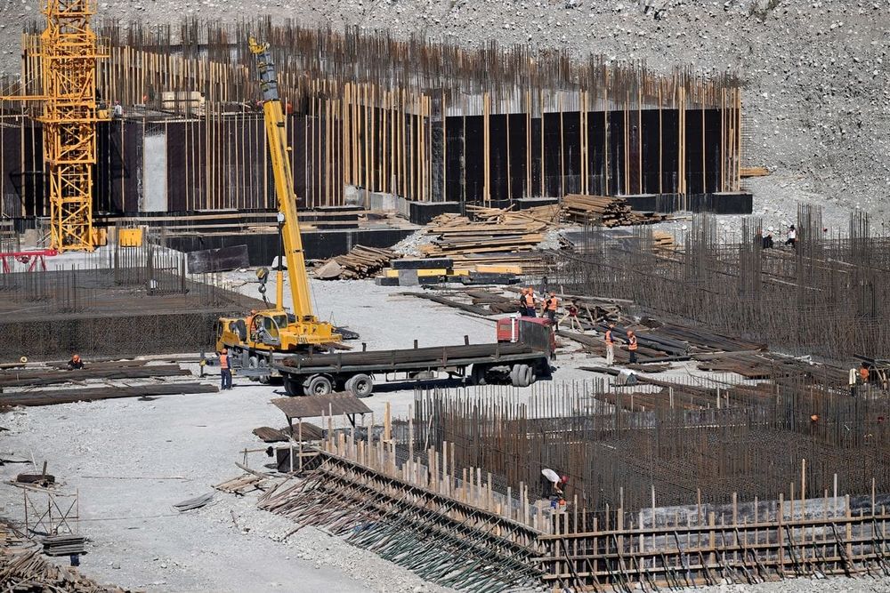 Более 55 млн сомов поступлений в бюджет, 587 лицензий приостановлены — Госстрой о результатах реформы изображение публикации