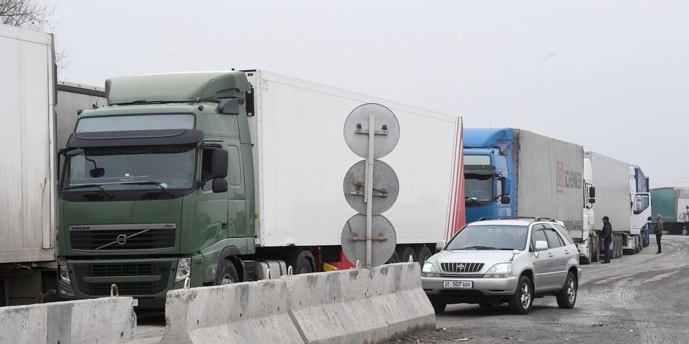 В Кыргызстане планируют внедрить электронную очередь для грузового транспорта изображение публикации
