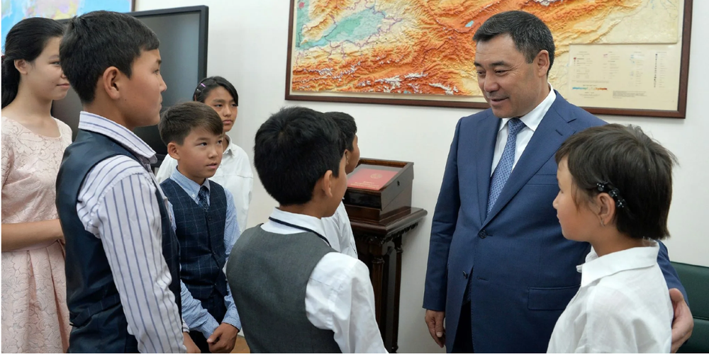 В Кыргызстане появятся дополнительные 550 соцработников для защиты детей изображение публикации