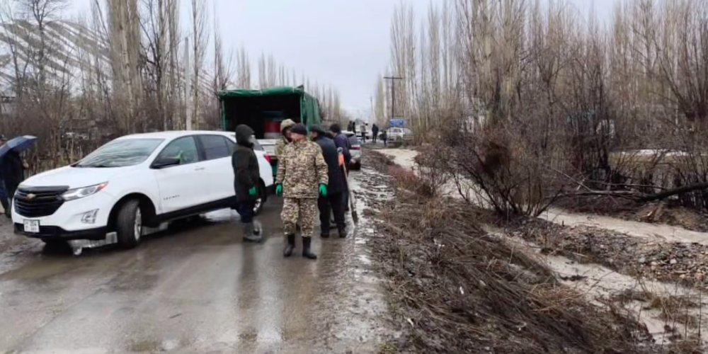 В Джалал-Абадской области подтопило села из-за проливных дождей и таяния снега изображение публикации