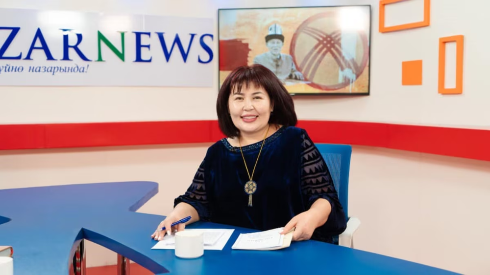 Перепост фото девочки в хиджабе с Дедом Морозом: суд оправдал главреда сайта NazarNews Гулжан Шерипбаеву изображение публикации