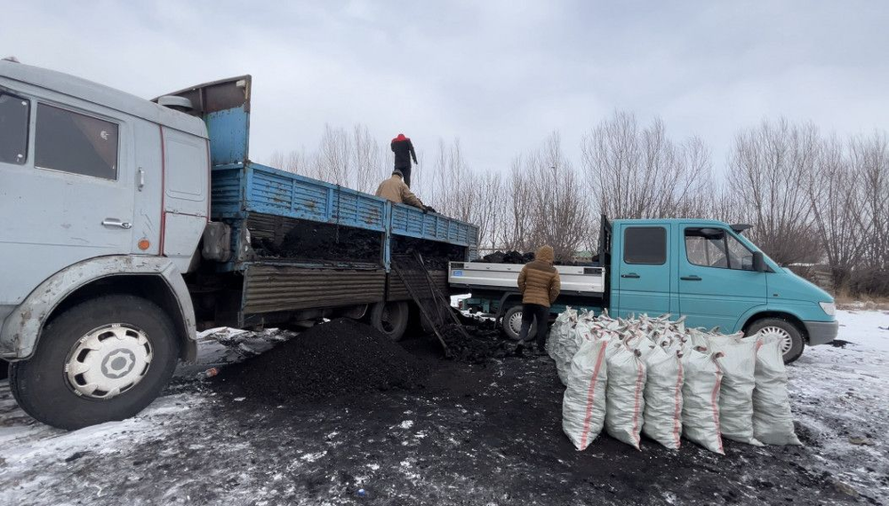 На Северной объездной дороге под Бишкеком открыли новую площадку для продажи угля изображение публикации