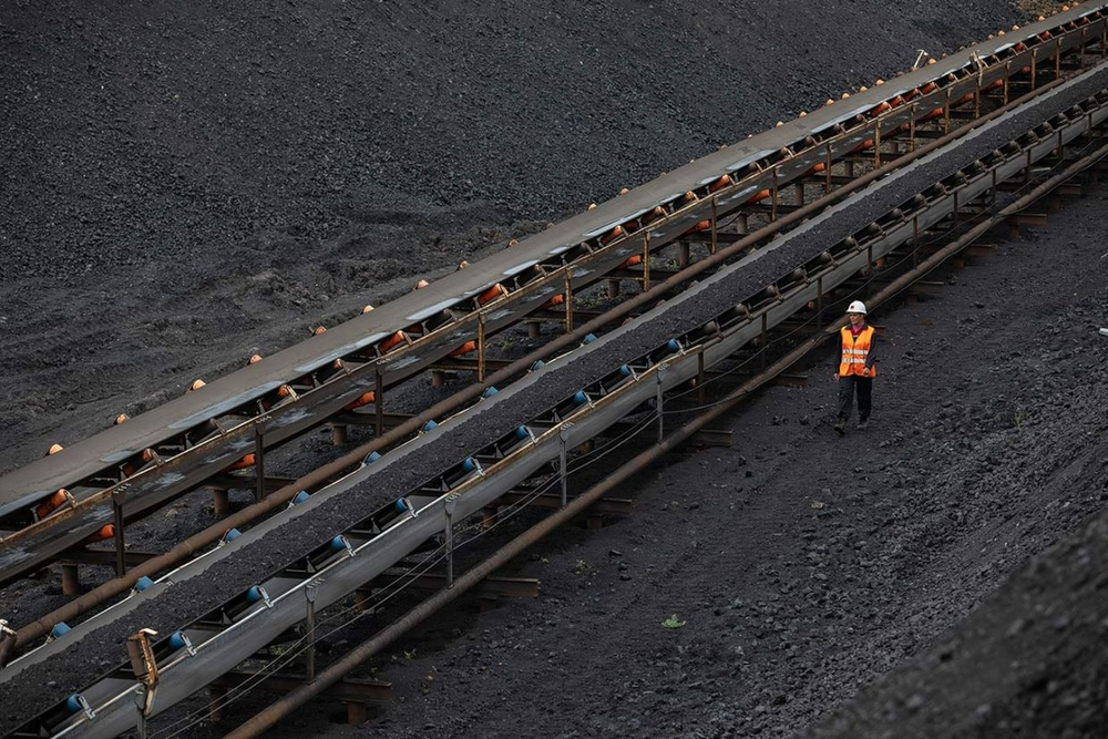 Первое заседание кабмина с Касымалиевым: одобрено строительство ленточного конвейера на границе с Китаем для экспорта угля изображение публикации