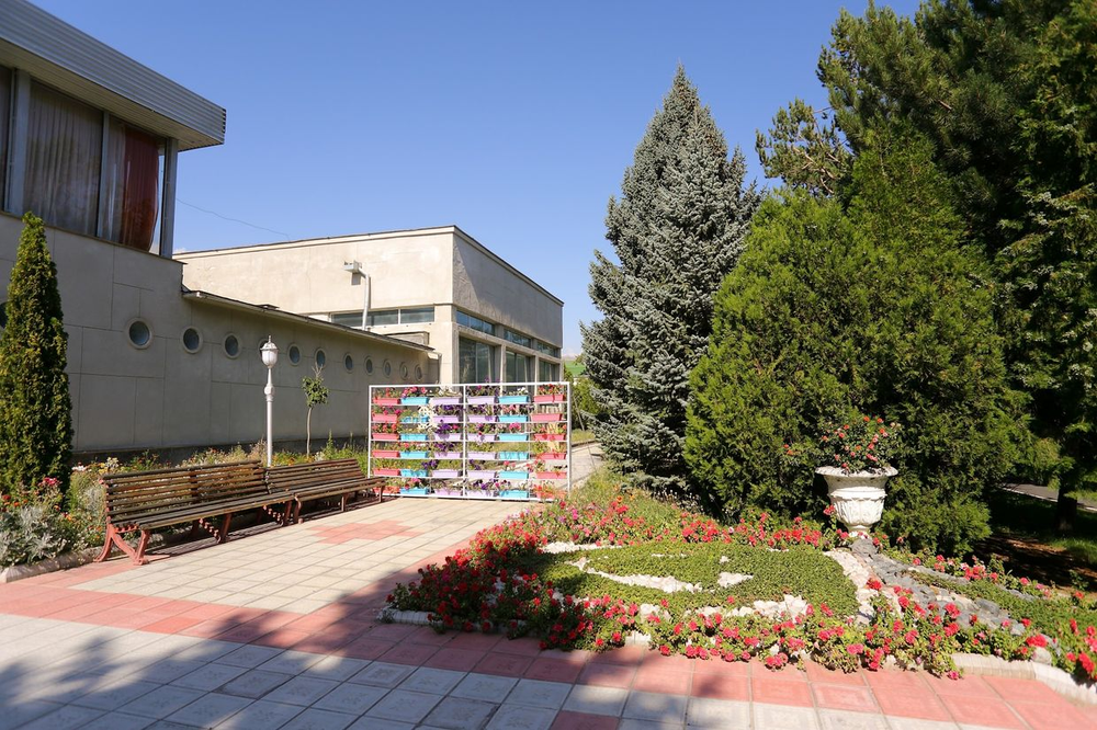 Доходы госрезиденции №2 превысили 80 млн сомов после модернизации – управделами президента изображение публикации