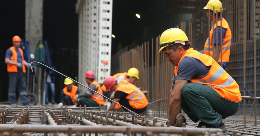 В России кыргызстанцам помогли вернуть невыплаченные 43 млн рублей зарплаты изображение публикации