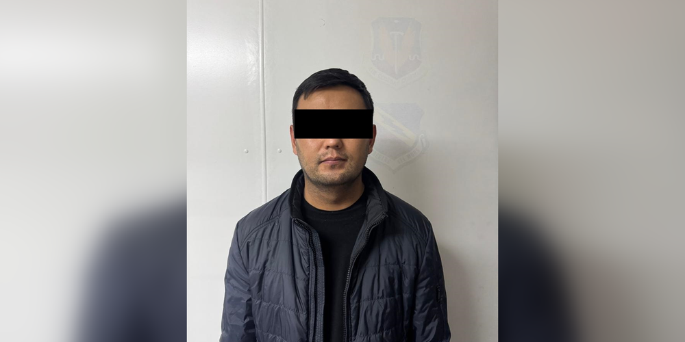 Таксист украл $2.6 тысячи у пассажира по дороге в аэропорт «Манас» — его задержали изображение публикации