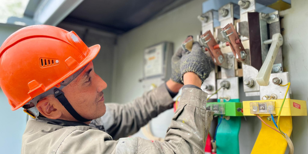 В Бишкеке 6.7 тысячи абонентов отключат от электроэнергии за неуплату изображение публикации