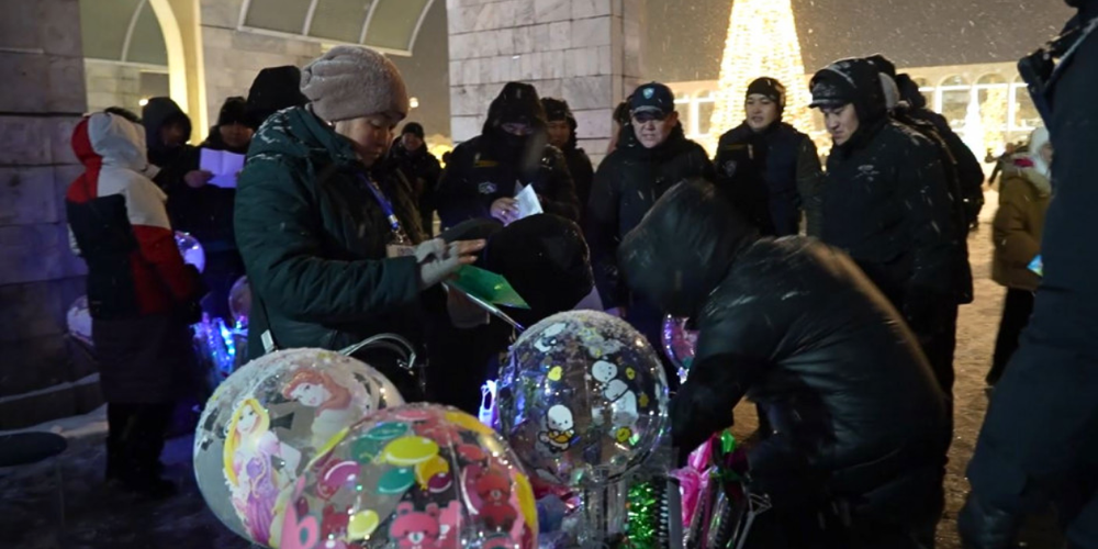 Мэрия Бишкека заключила договора с торговцами на площади Ала-Тоо на 2.4 млн сомов изображение публикации