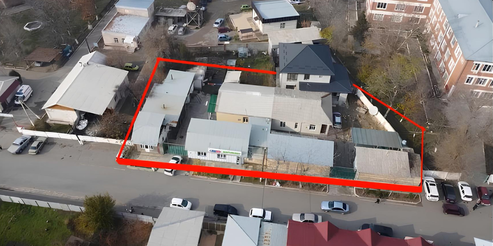 ГКНБ вернул государству участки больницы в Кочкор-Ате – на них построили частные дома и аптеки изображение публикации