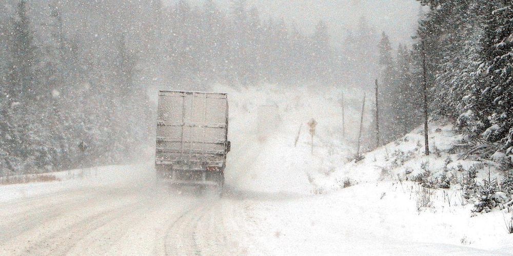 Участок трассы Ош – Иркештам временно закрыт из-за метели изображение публикации
