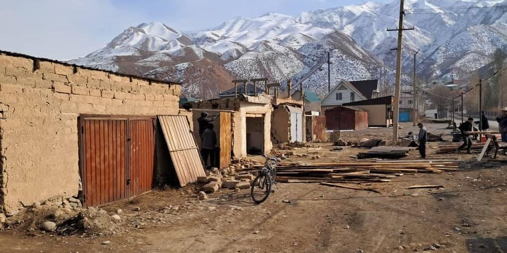 В Нарыне сносят незаконные постройки – фото изображение публикации