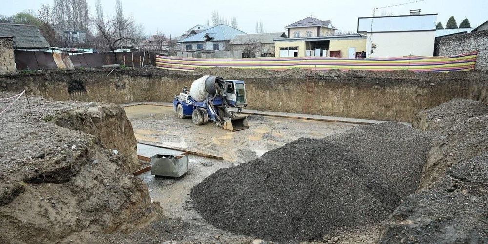 В Аксыйском районе заложили капсулу под строительство санэпидцентра за 48 млн сомов изображение публикации