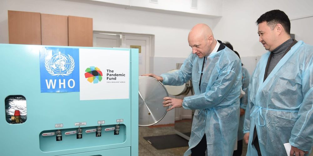 ВОЗ передала Кыргызстану лабораторное оборудование на сумму свыше 8 млн сомов изображение публикации